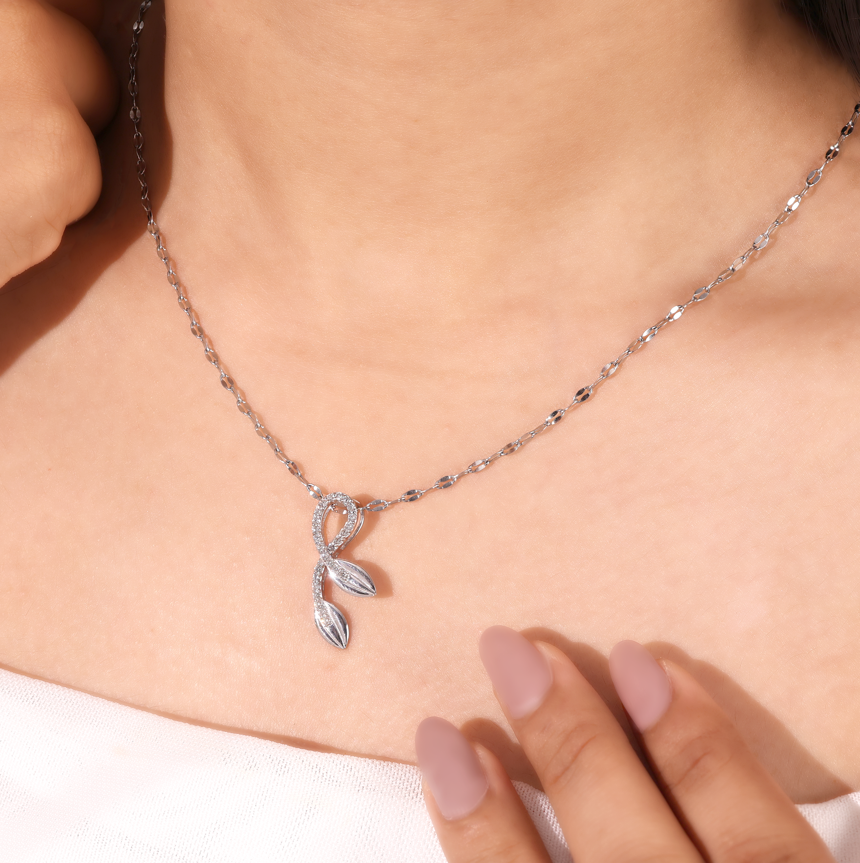 Necklaces & Pendants