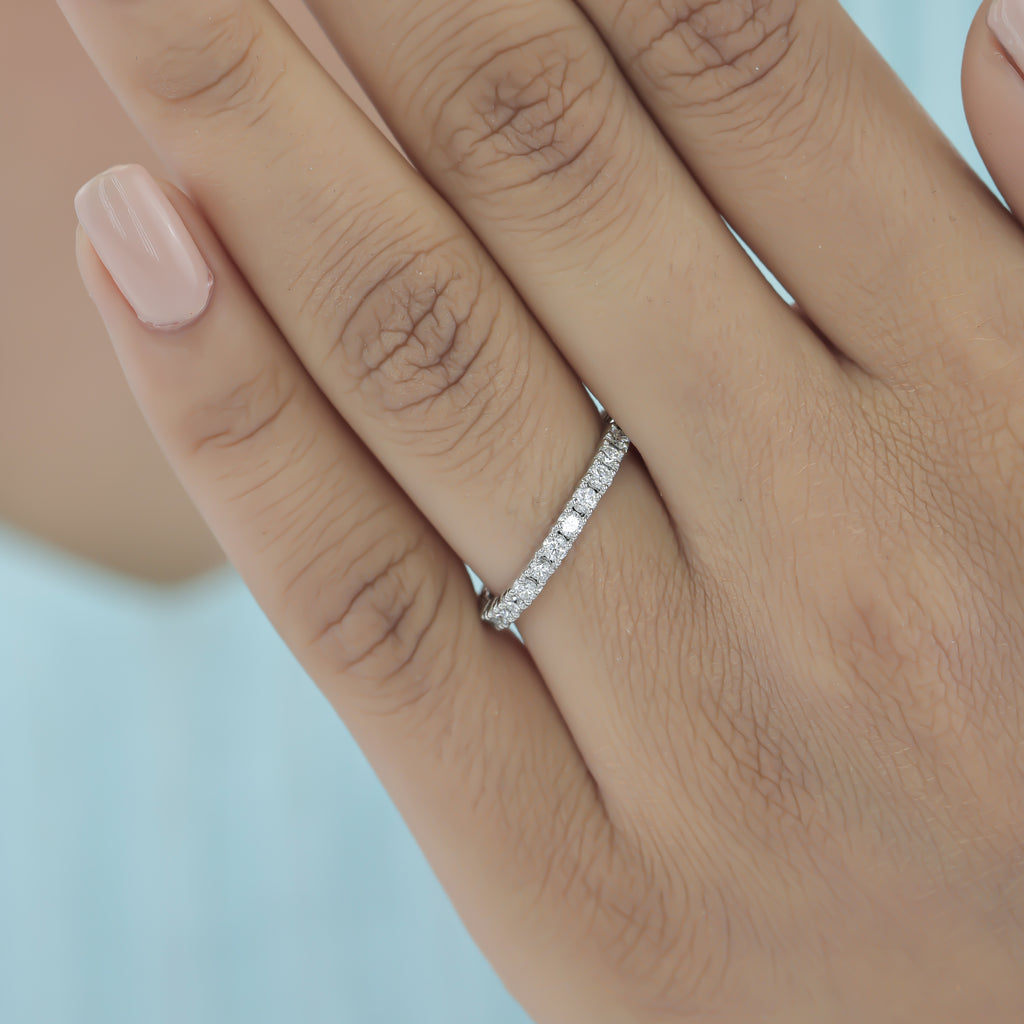 Aarinya Aurelia Eternity Band, Classic Bordered Round Diamond Band