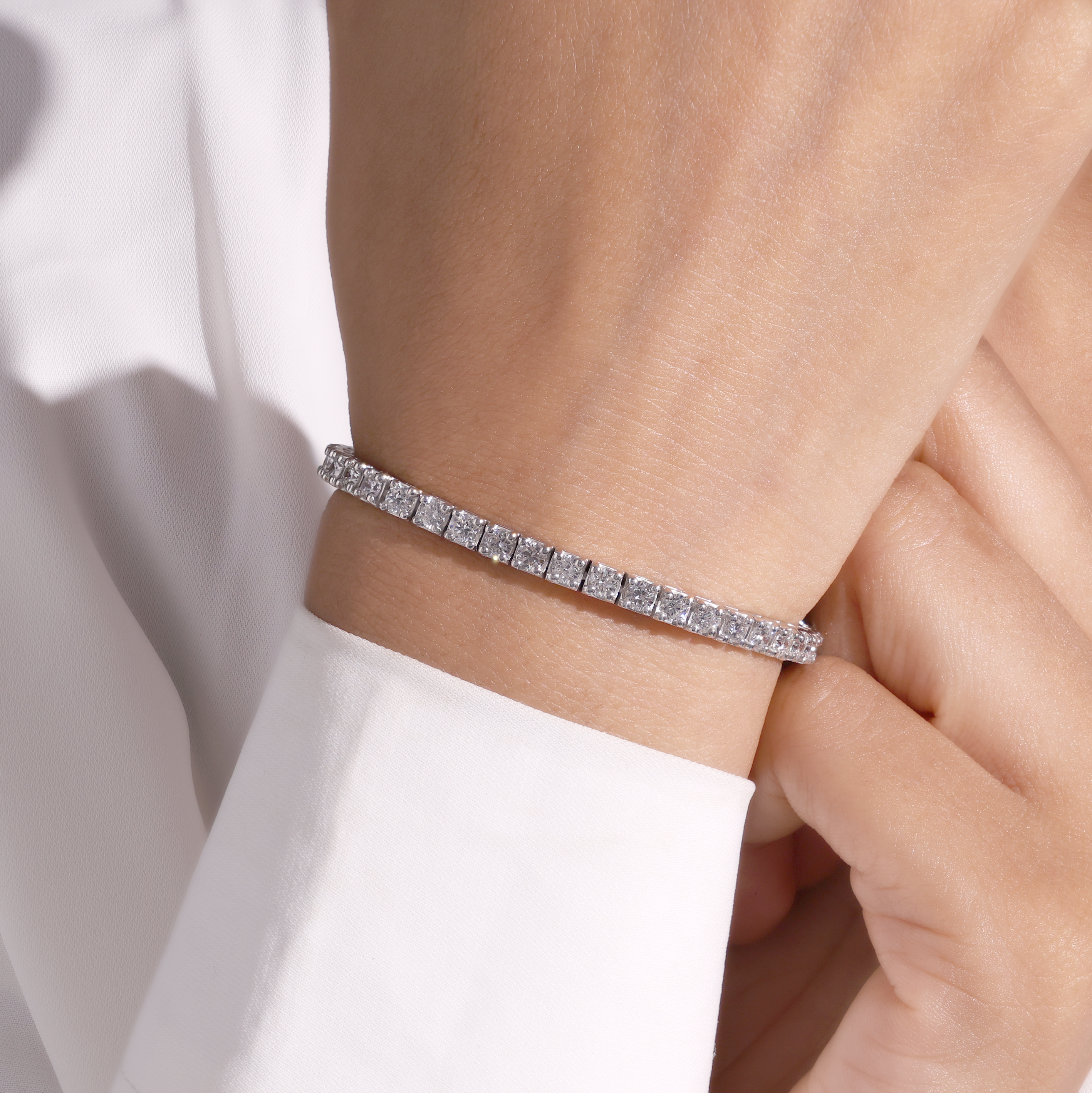 Aarinya Round Brilliant-Cut Lab-Grown Diamond Single-Line Tennis Bracelet